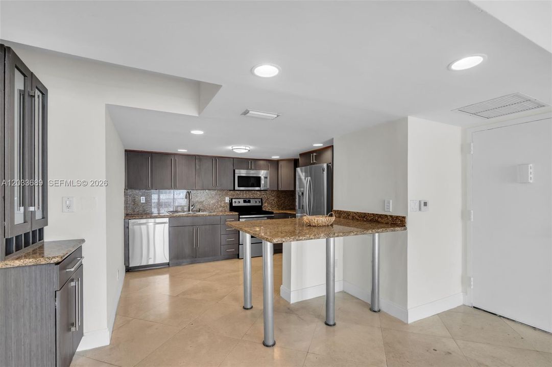 For Rent: $3,700 (2 beds, 2 baths, 1168 Square Feet)