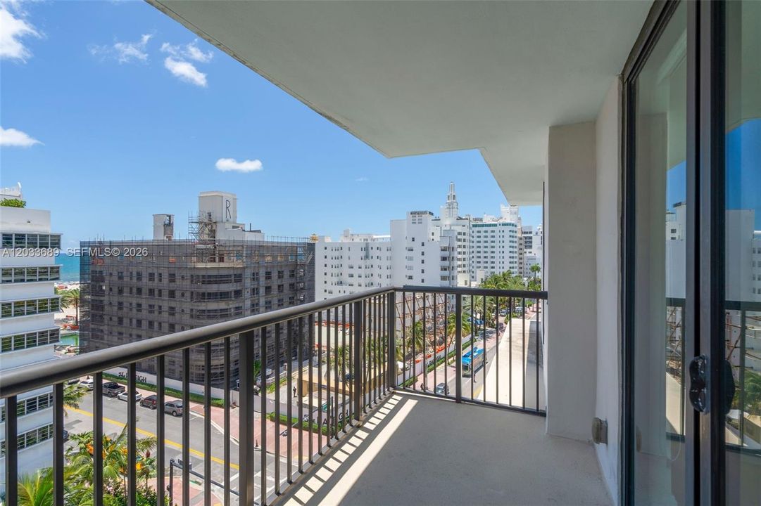 For Rent: $3,700 (2 beds, 2 baths, 1168 Square Feet)