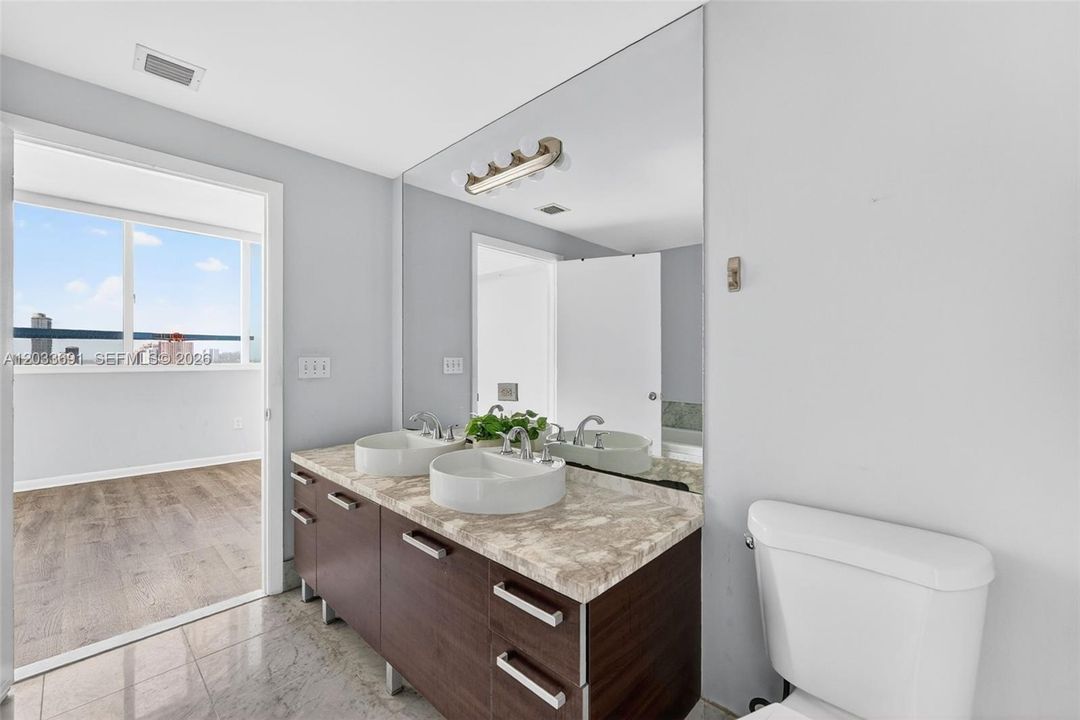 For Rent: $4,300 (2 beds, 2 baths, 1203 Square Feet)