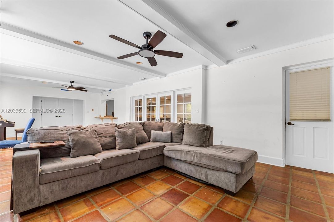 For Sale: $957,000 (5 beds, 2 baths, 3026 Square Feet)