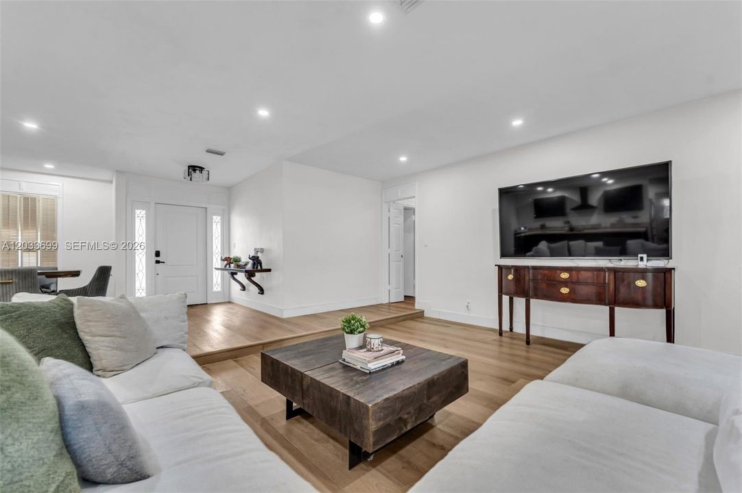 For Sale: $957,000 (5 beds, 2 baths, 3026 Square Feet)
