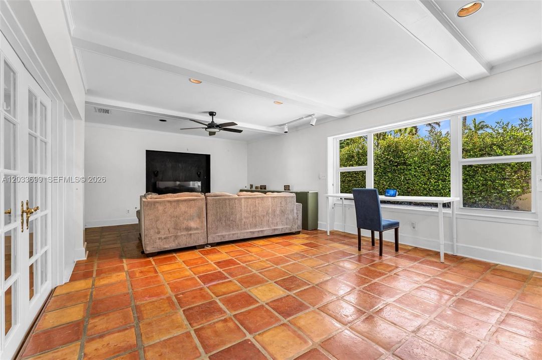 For Sale: $957,000 (5 beds, 2 baths, 3026 Square Feet)