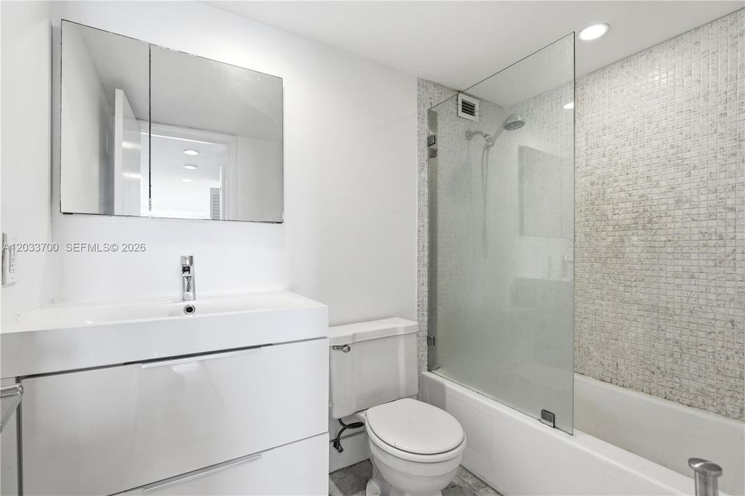 В аренду: $2,700 (1 спален, 1 ванн, 804 Квадратных фут)
