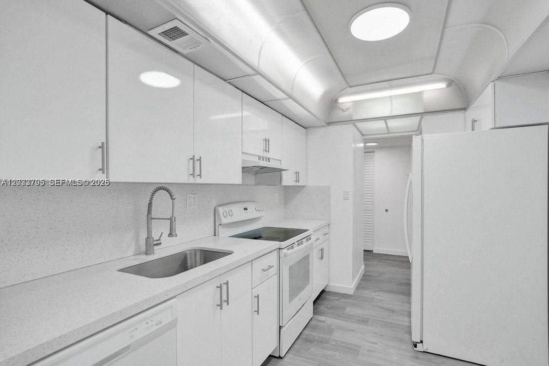 En Venta: $158,999 (2 camas, 2 baños, 1296 Pies cuadrados)