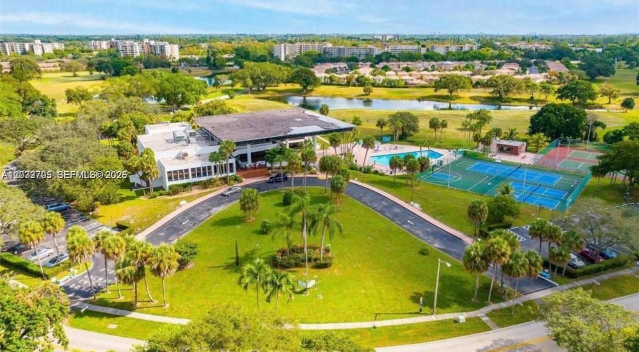 En Venta: $158,999 (2 camas, 2 baños, 1296 Pies cuadrados)