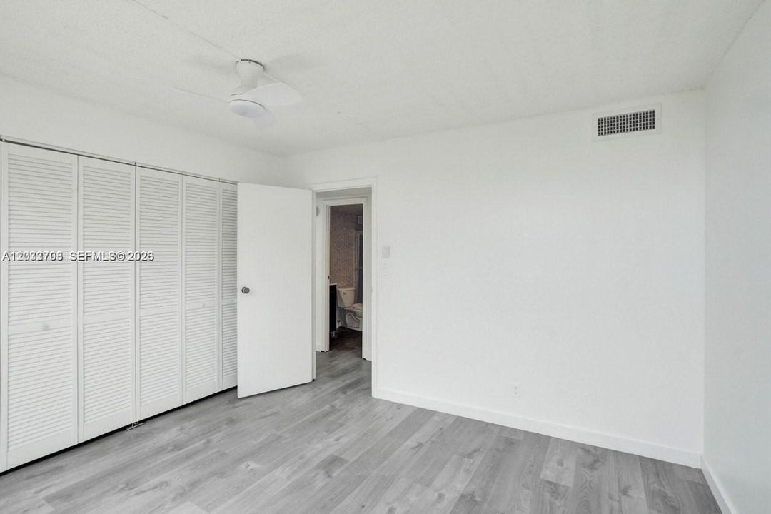 En Venta: $158,999 (2 camas, 2 baños, 1296 Pies cuadrados)