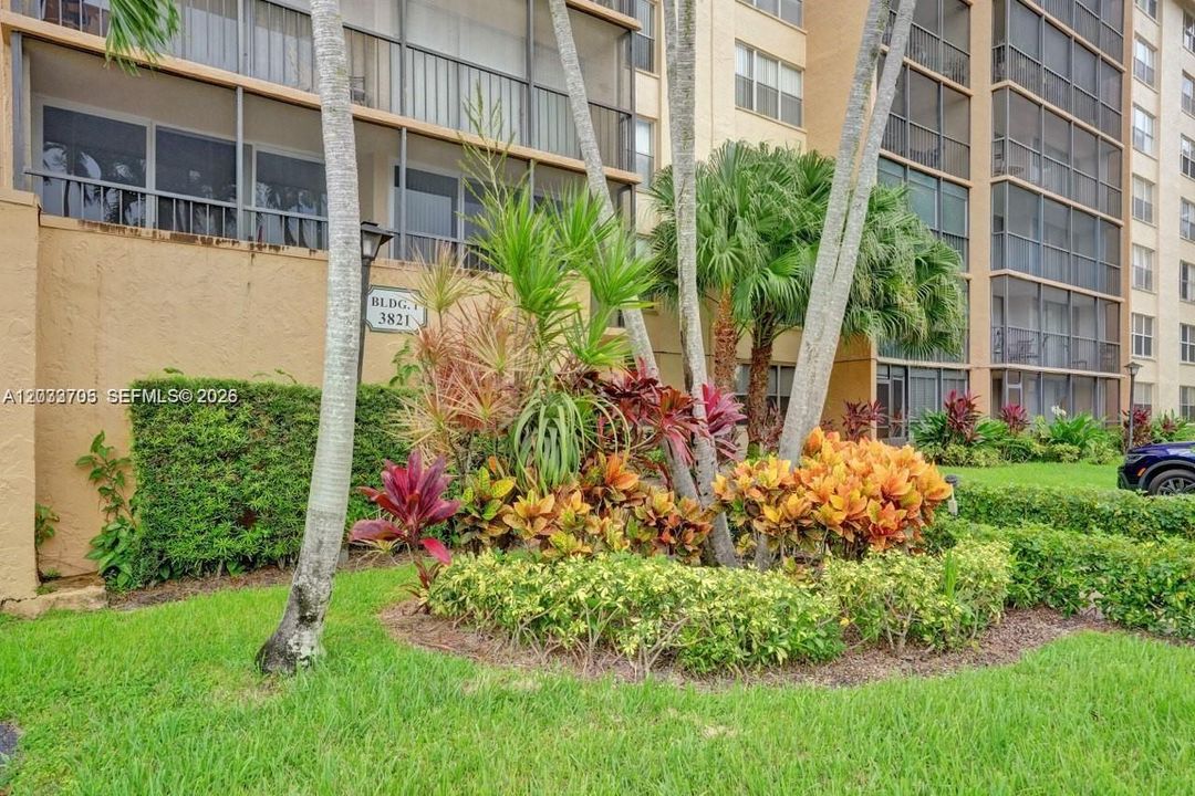 En Venta: $158,999 (2 camas, 2 baños, 1296 Pies cuadrados)