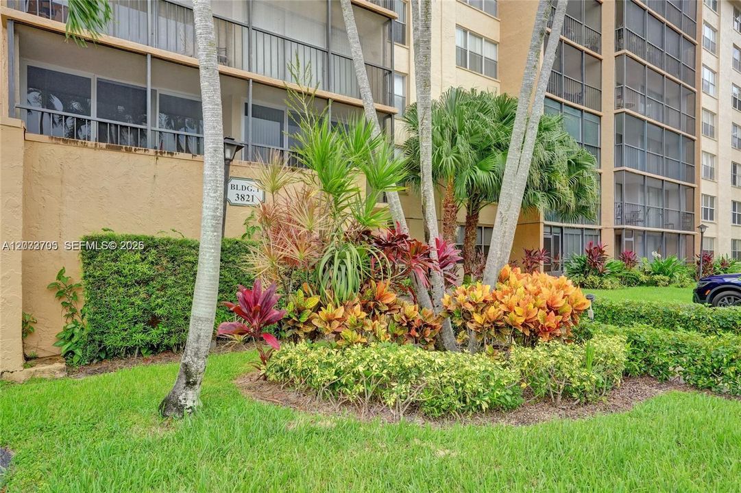 En Venta: $158,999 (2 camas, 2 baños, 1296 Pies cuadrados)