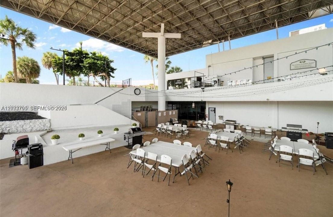 En Venta: $158,999 (2 camas, 2 baños, 1296 Pies cuadrados)