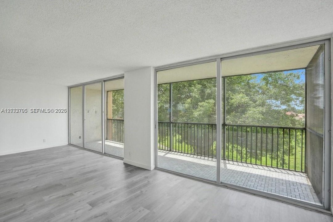 En Venta: $158,999 (2 camas, 2 baños, 1296 Pies cuadrados)