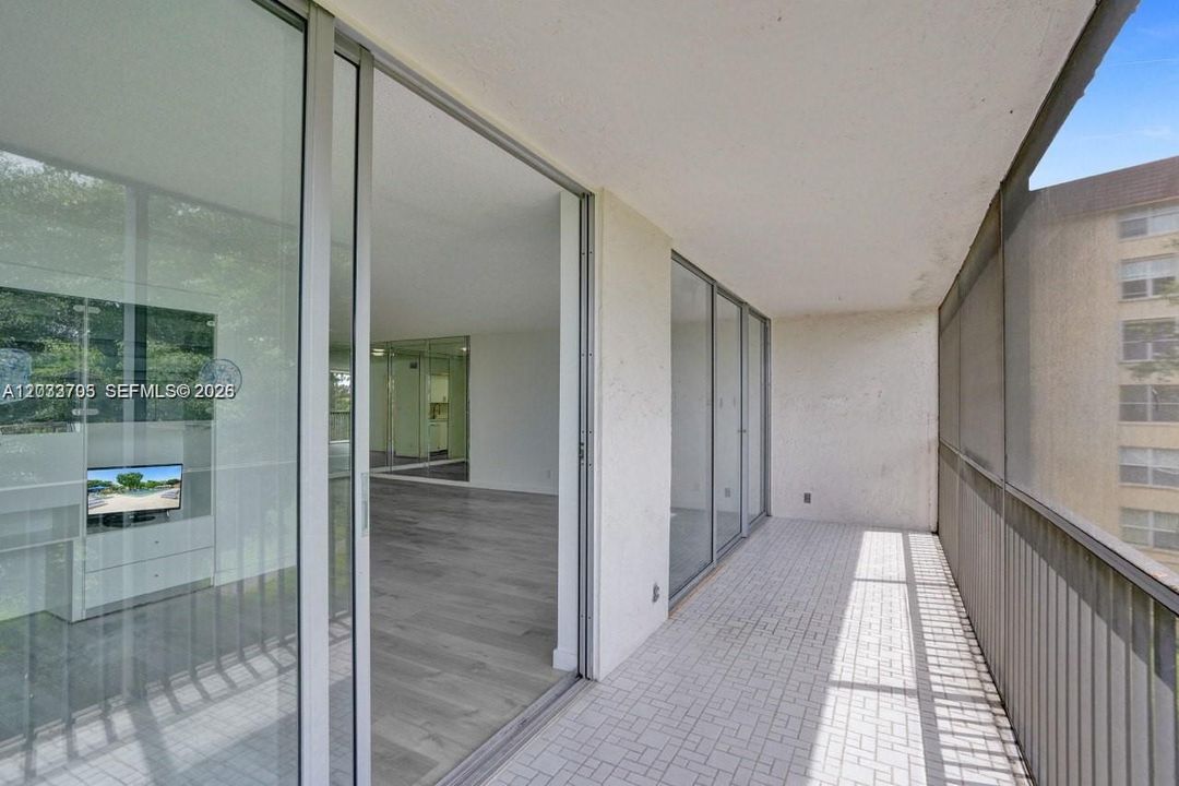 En Venta: $158,999 (2 camas, 2 baños, 1296 Pies cuadrados)