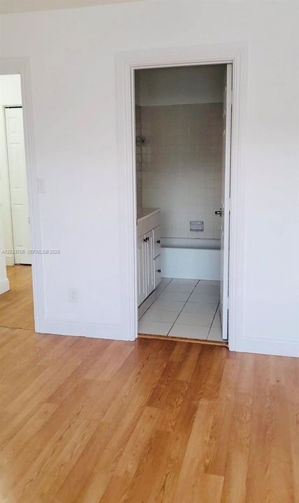 В аренду: $2,000 (2 спален, 2 ванн, 1226 Квадратных фут)