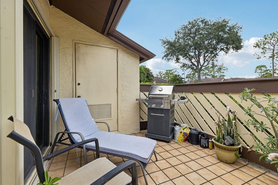 3-web-or-mls-Pinto Palm Ct-S0706-004