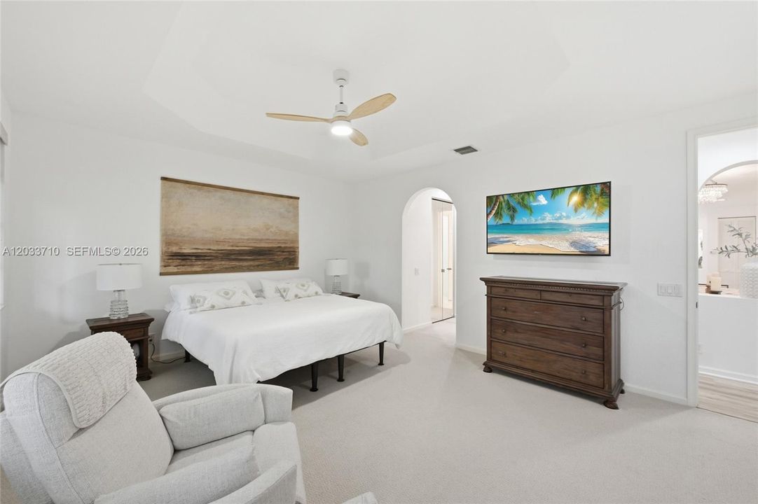For Sale: $899,000 (4 beds, 2 baths, 2360 Square Feet)