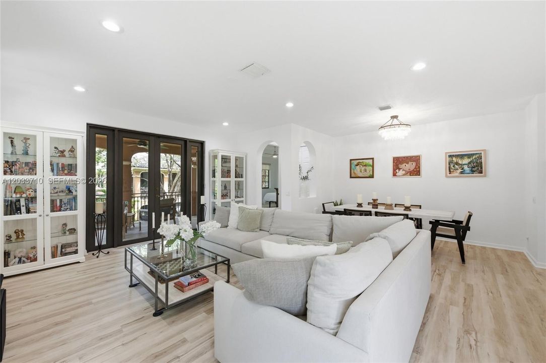 For Sale: $899,000 (4 beds, 2 baths, 2360 Square Feet)