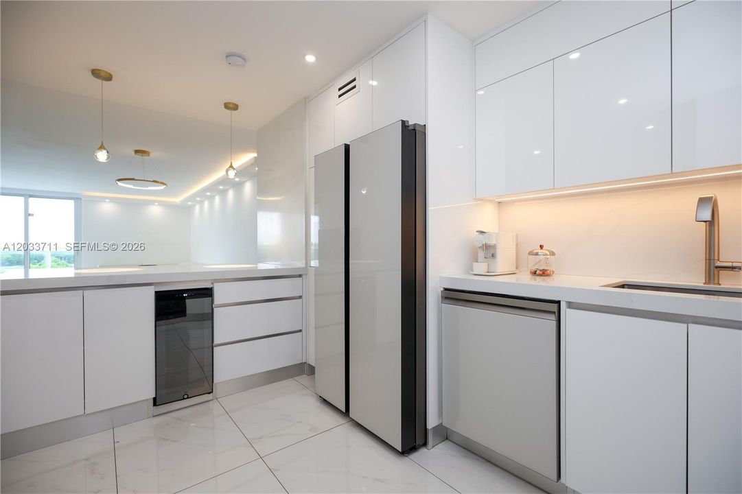For Sale: $715,000 (2 beds, 2 baths, 1603 Square Feet)