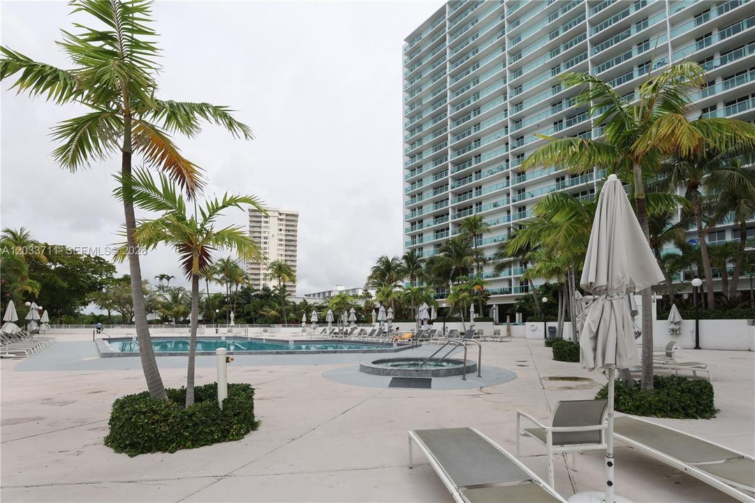 For Sale: $715,000 (2 beds, 2 baths, 1603 Square Feet)