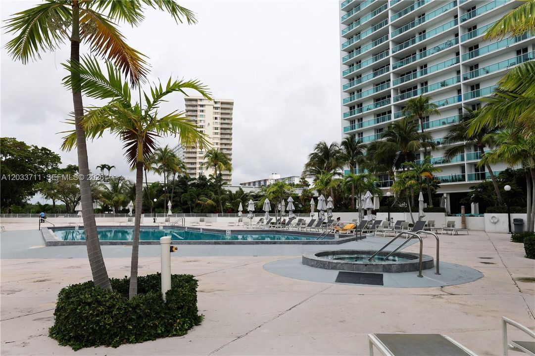 For Sale: $715,000 (2 beds, 2 baths, 1603 Square Feet)