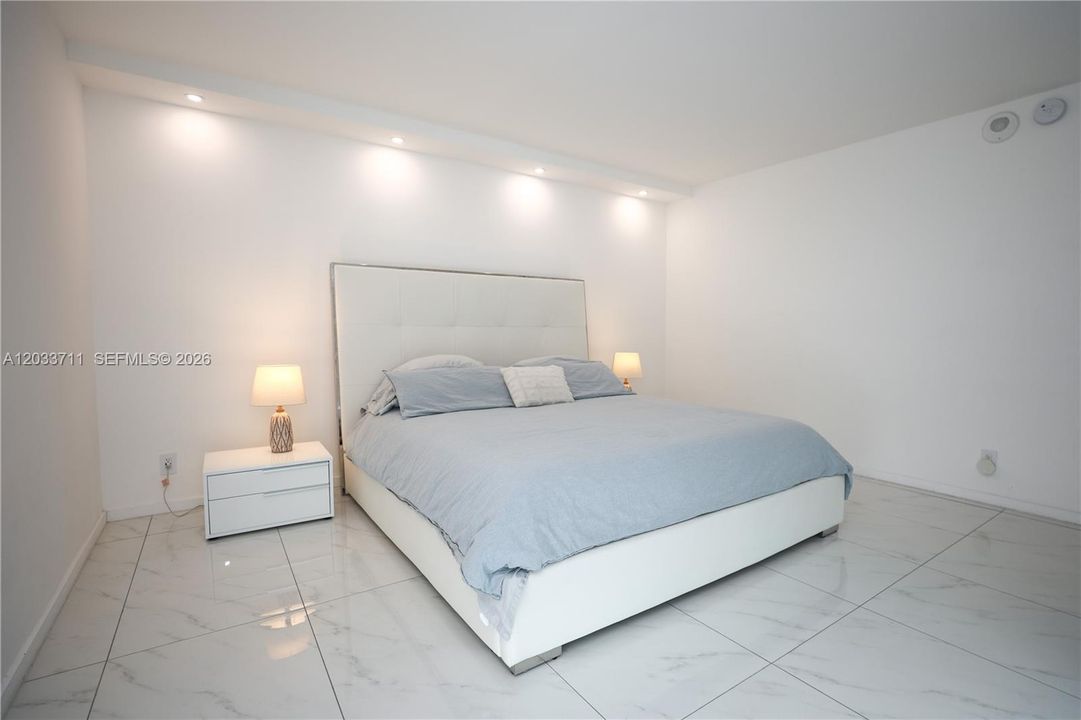 For Sale: $715,000 (2 beds, 2 baths, 1603 Square Feet)