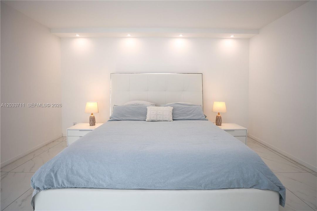 For Sale: $715,000 (2 beds, 2 baths, 1603 Square Feet)