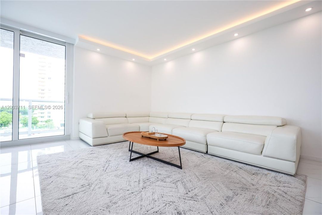 For Sale: $715,000 (2 beds, 2 baths, 1603 Square Feet)