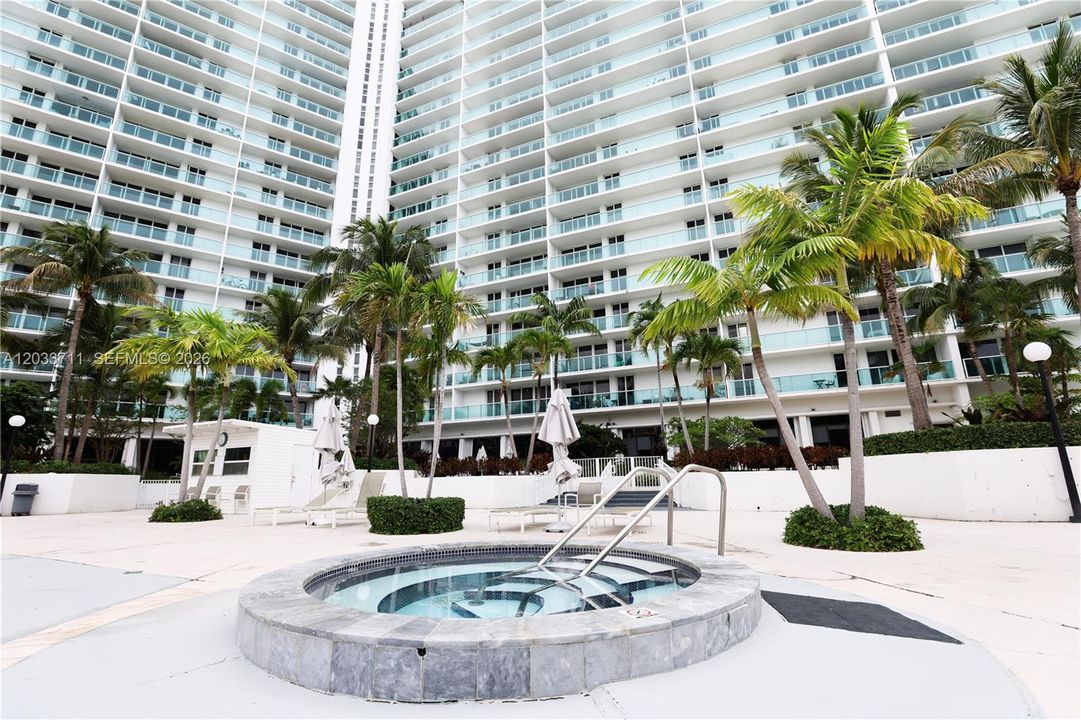 For Sale: $715,000 (2 beds, 2 baths, 1603 Square Feet)