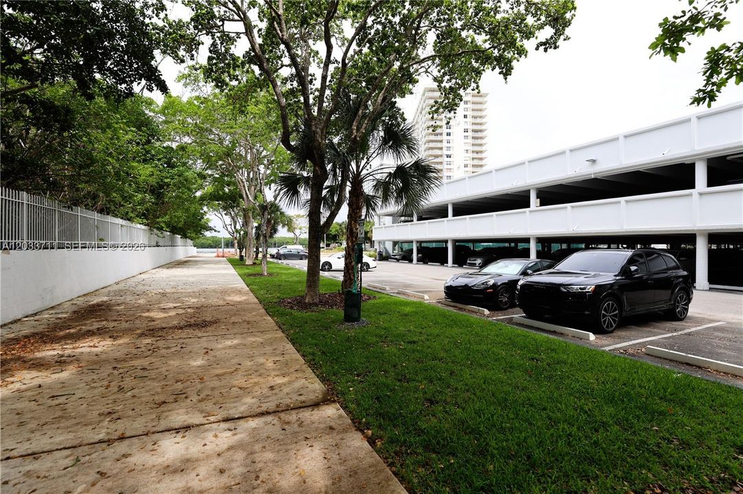 For Sale: $715,000 (2 beds, 2 baths, 1603 Square Feet)