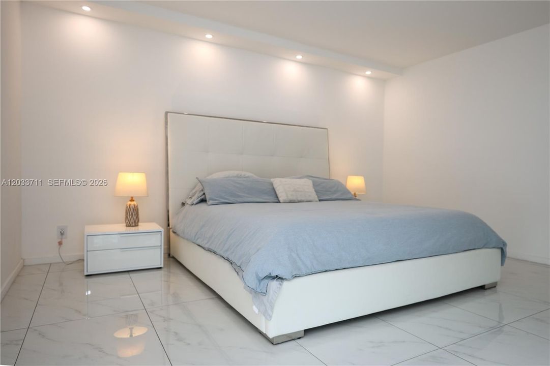 For Sale: $715,000 (2 beds, 2 baths, 1603 Square Feet)
