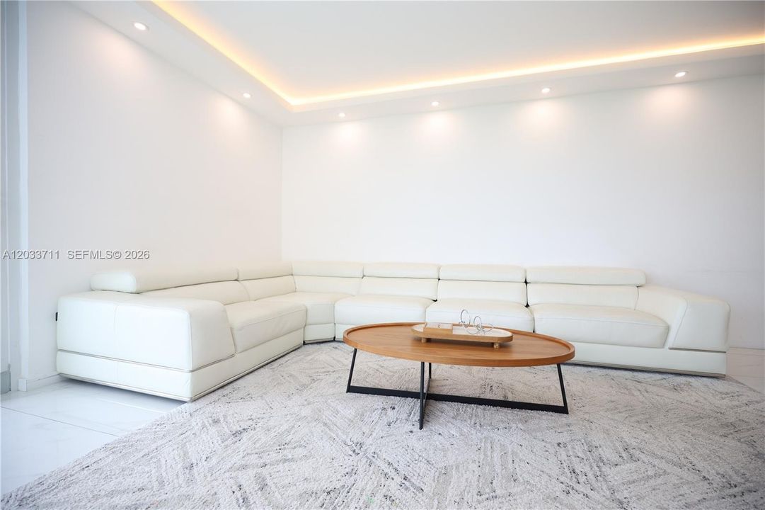 For Sale: $715,000 (2 beds, 2 baths, 1603 Square Feet)