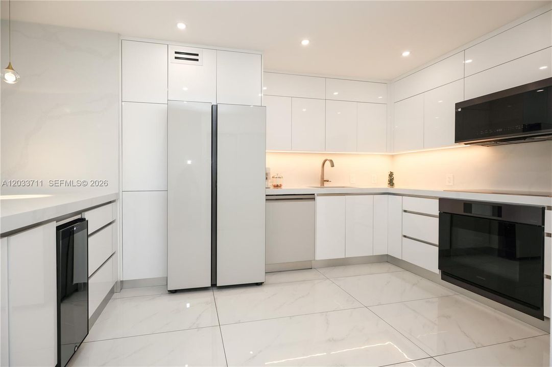 For Sale: $715,000 (2 beds, 2 baths, 1603 Square Feet)