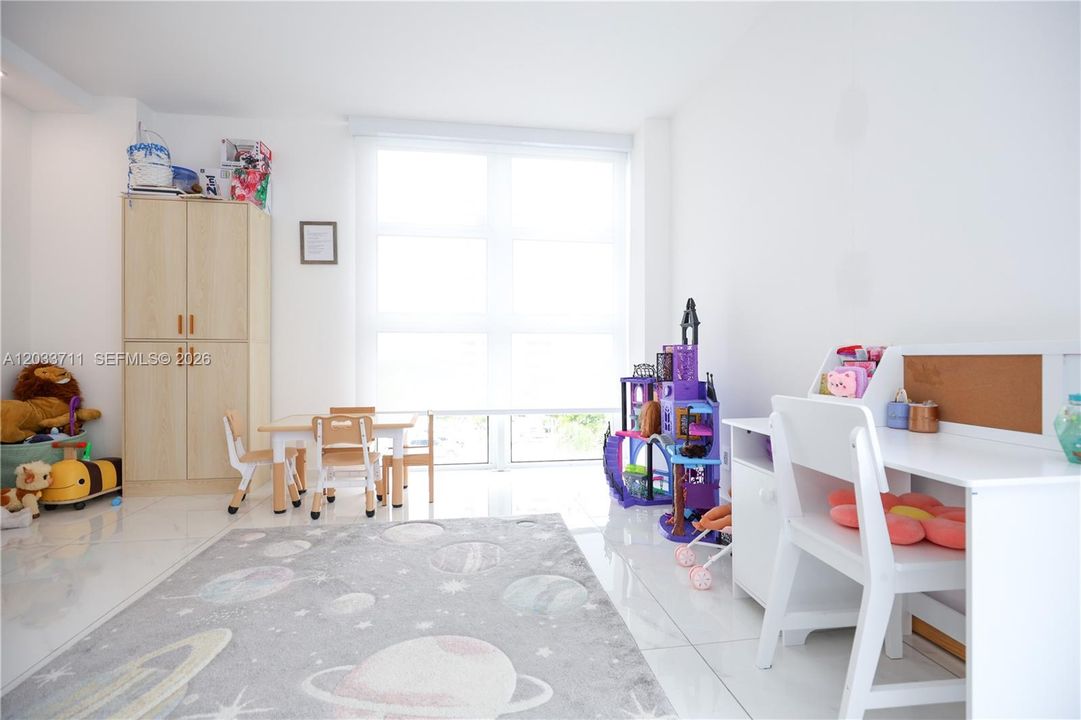 For Sale: $715,000 (2 beds, 2 baths, 1603 Square Feet)