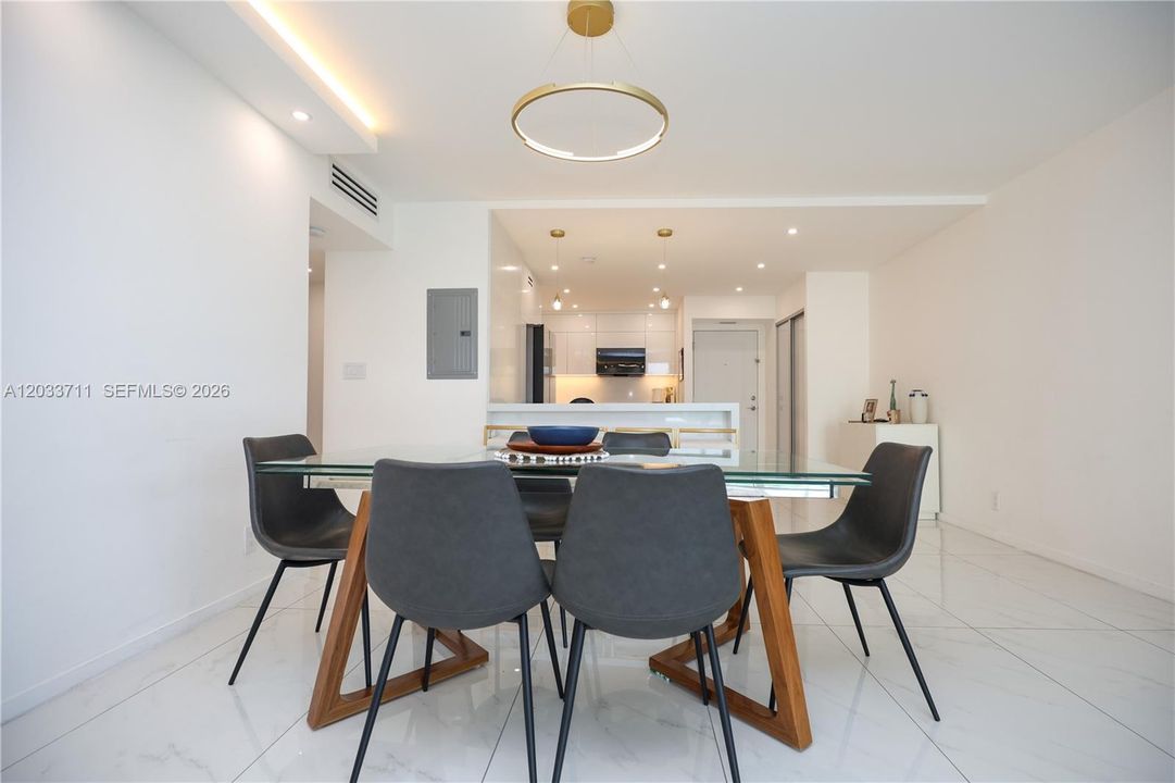 For Sale: $715,000 (2 beds, 2 baths, 1603 Square Feet)