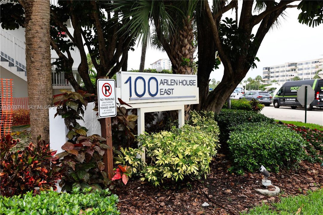 For Sale: $715,000 (2 beds, 2 baths, 1603 Square Feet)