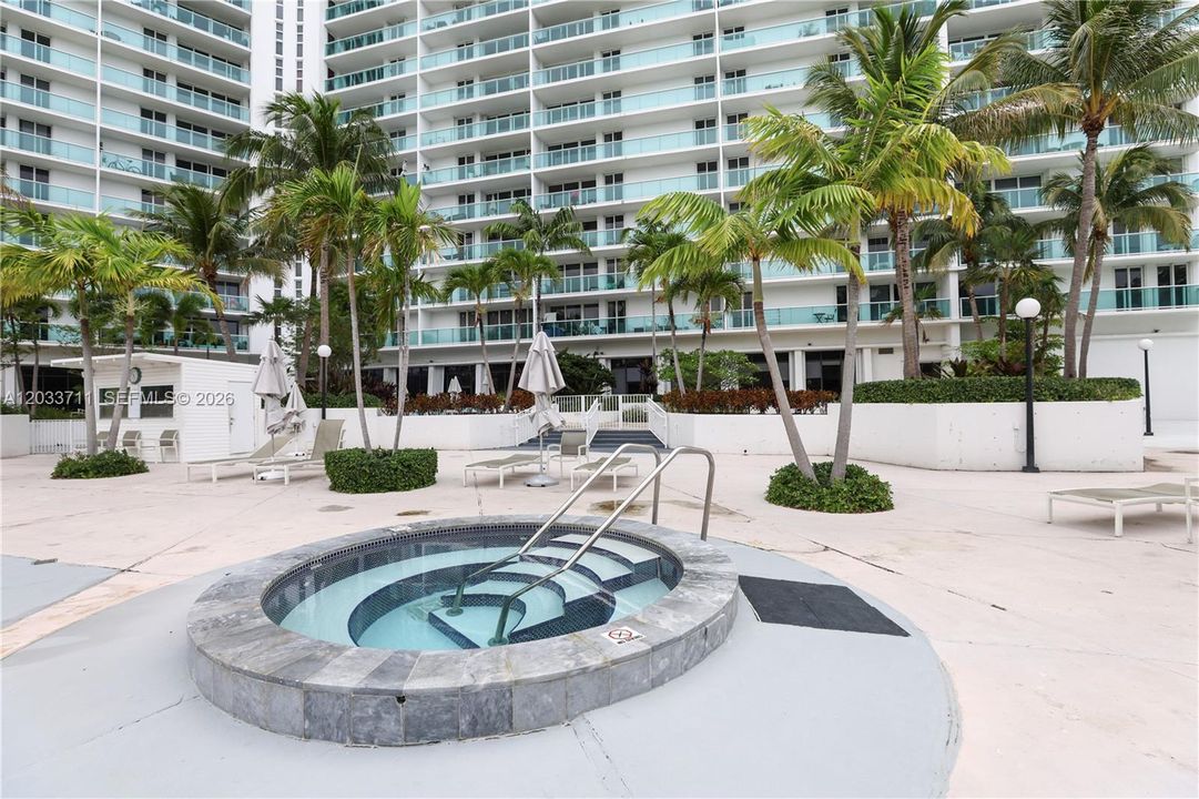 For Sale: $715,000 (2 beds, 2 baths, 1603 Square Feet)