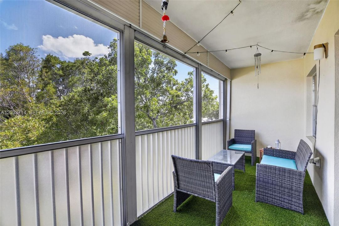 For Sale: $245,000 (2 beds, 2 baths, 1166 Square Feet)