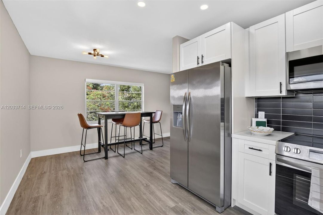 For Sale: $245,000 (2 beds, 2 baths, 1166 Square Feet)