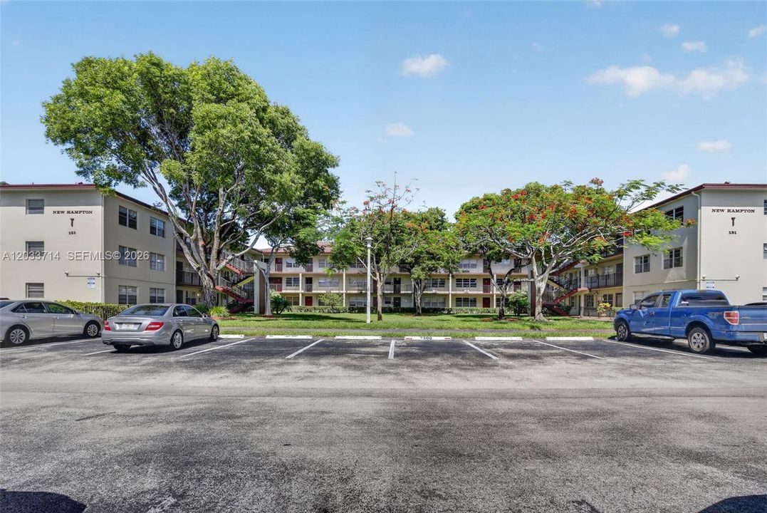 For Sale: $245,000 (2 beds, 2 baths, 1166 Square Feet)