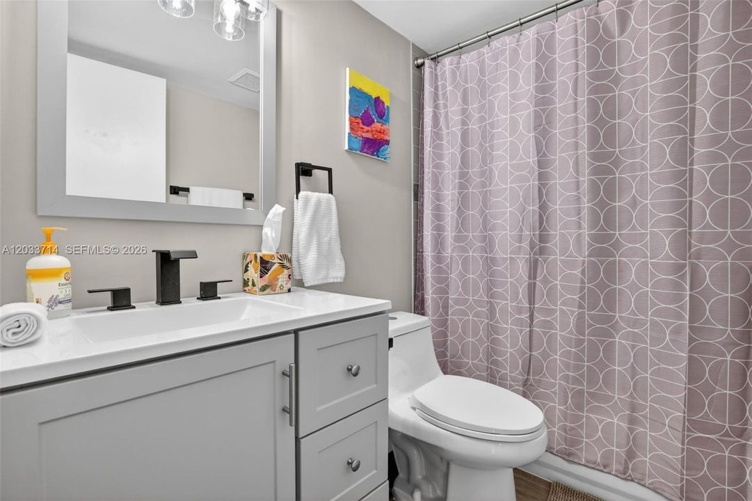 For Sale: $245,000 (2 beds, 2 baths, 1166 Square Feet)