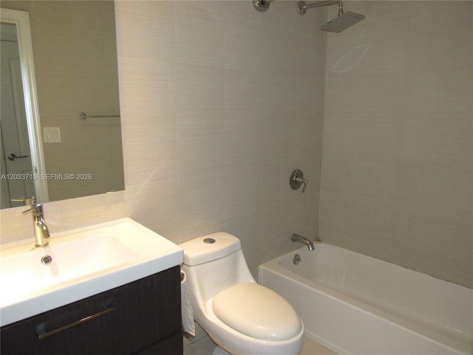 For Rent: $2,000 (1 beds, 1 baths, 660 Square Feet)