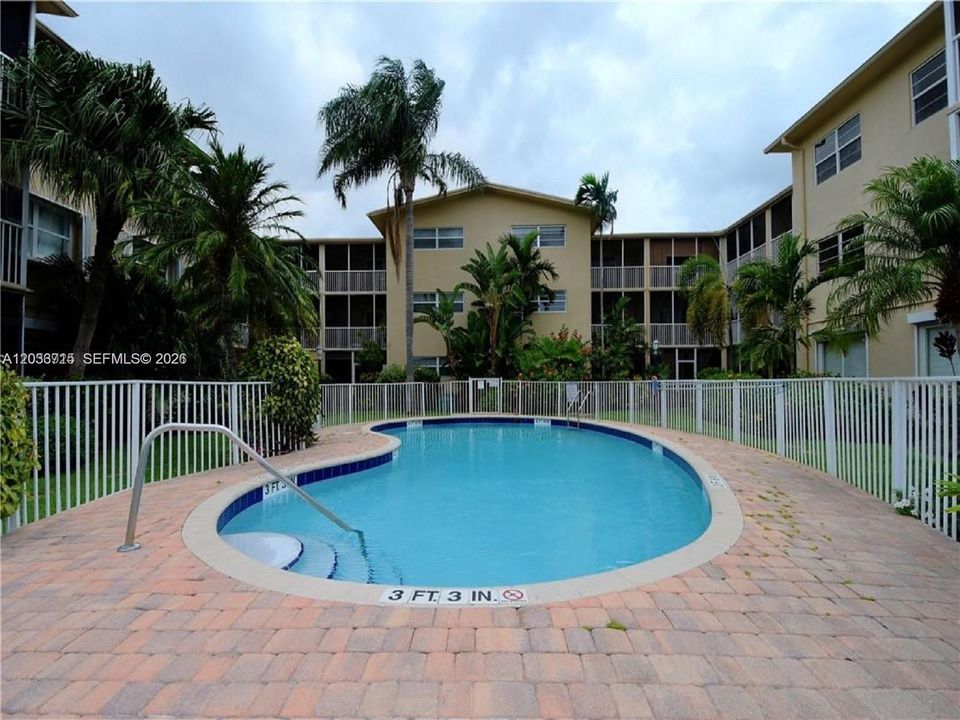 For Rent: $2,000 (1 beds, 1 baths, 660 Square Feet)