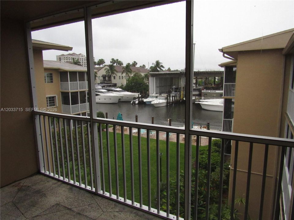 For Rent: $2,000 (1 beds, 1 baths, 660 Square Feet)