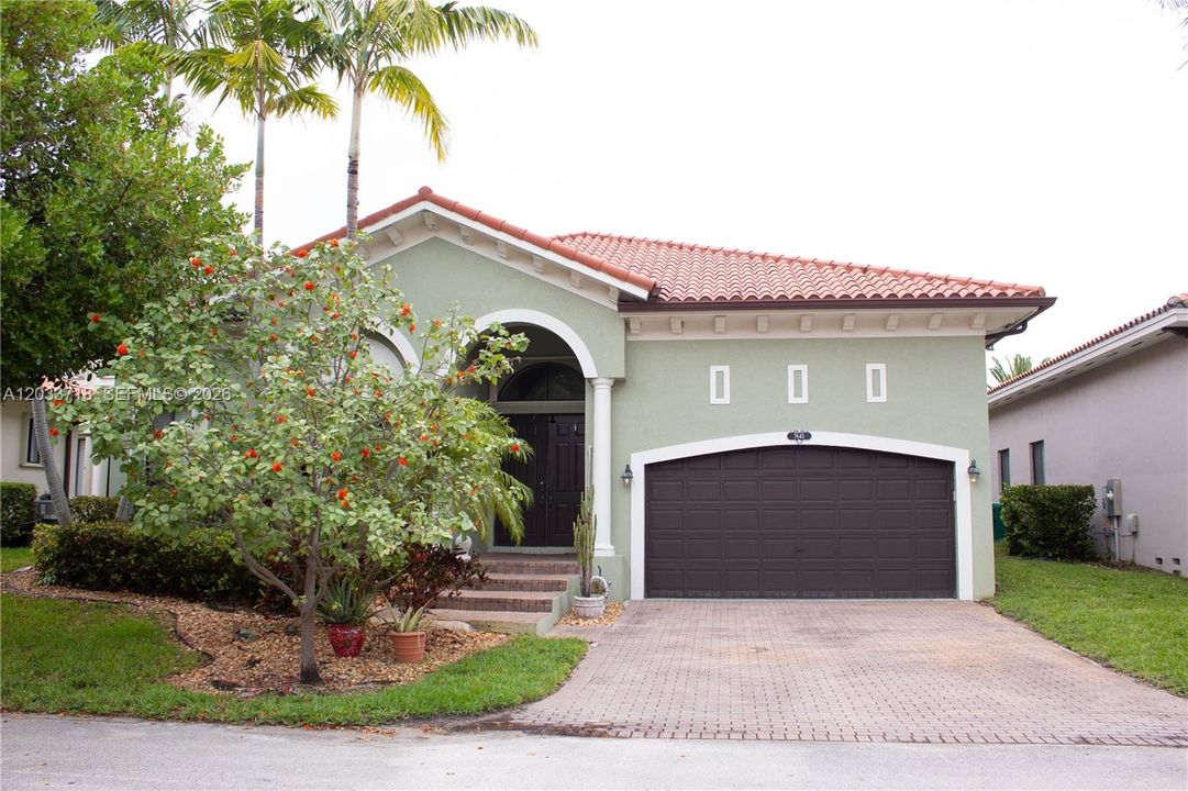 Front Yard Landscaping maintained by HOA