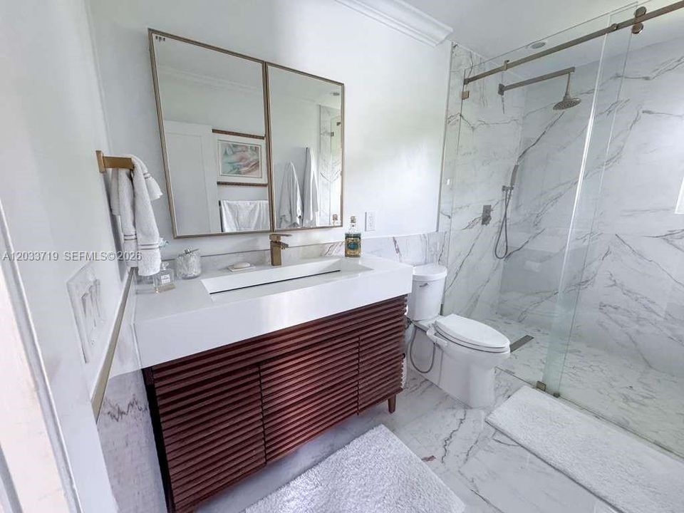 Main Full Bathroom