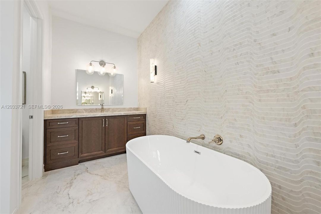 For Sale: $3,000,000 (4 beds, 3 baths, 3500 Square Feet)