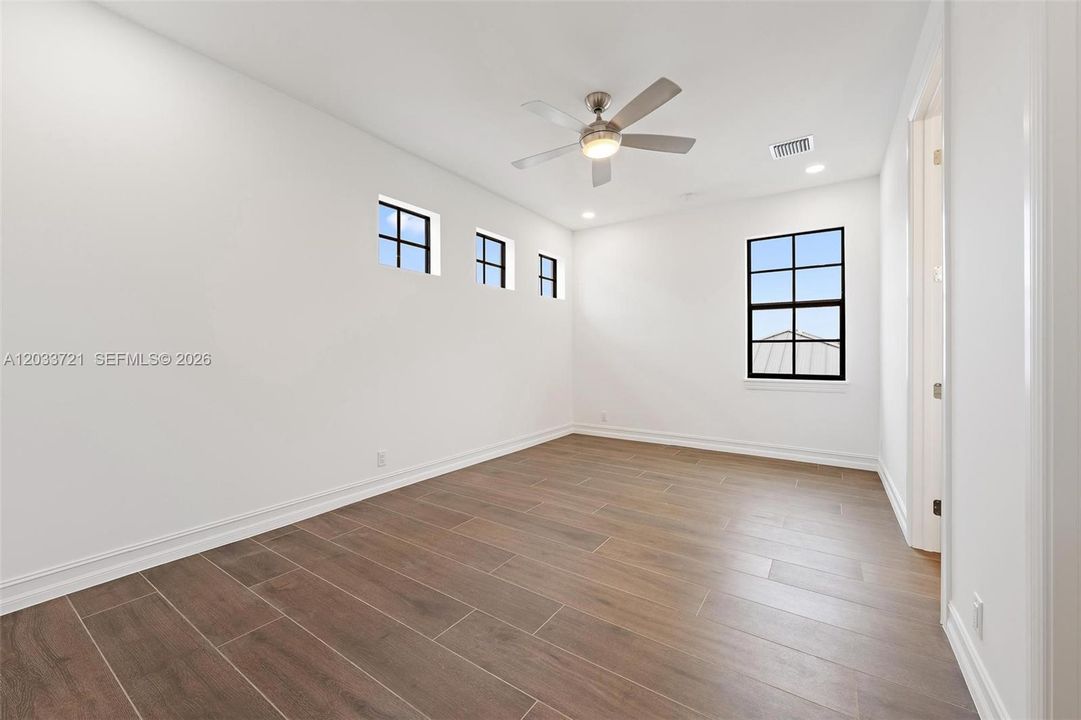 For Sale: $3,000,000 (4 beds, 3 baths, 3500 Square Feet)