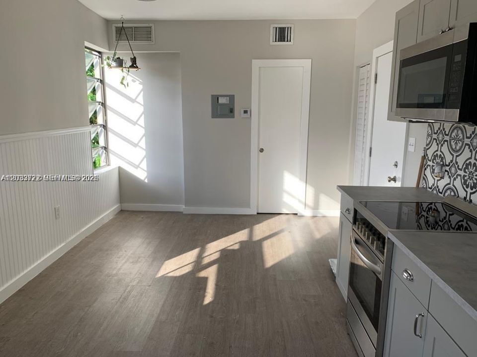 For Rent: $1,650 (1 beds, 1 baths, 650 Square Feet)