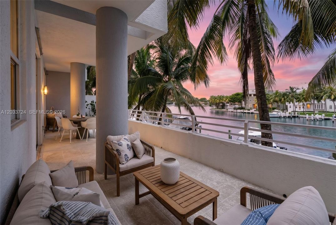 En Venta: $799,000 (2 camas, 2 baños, 1331 Pies cuadrados)