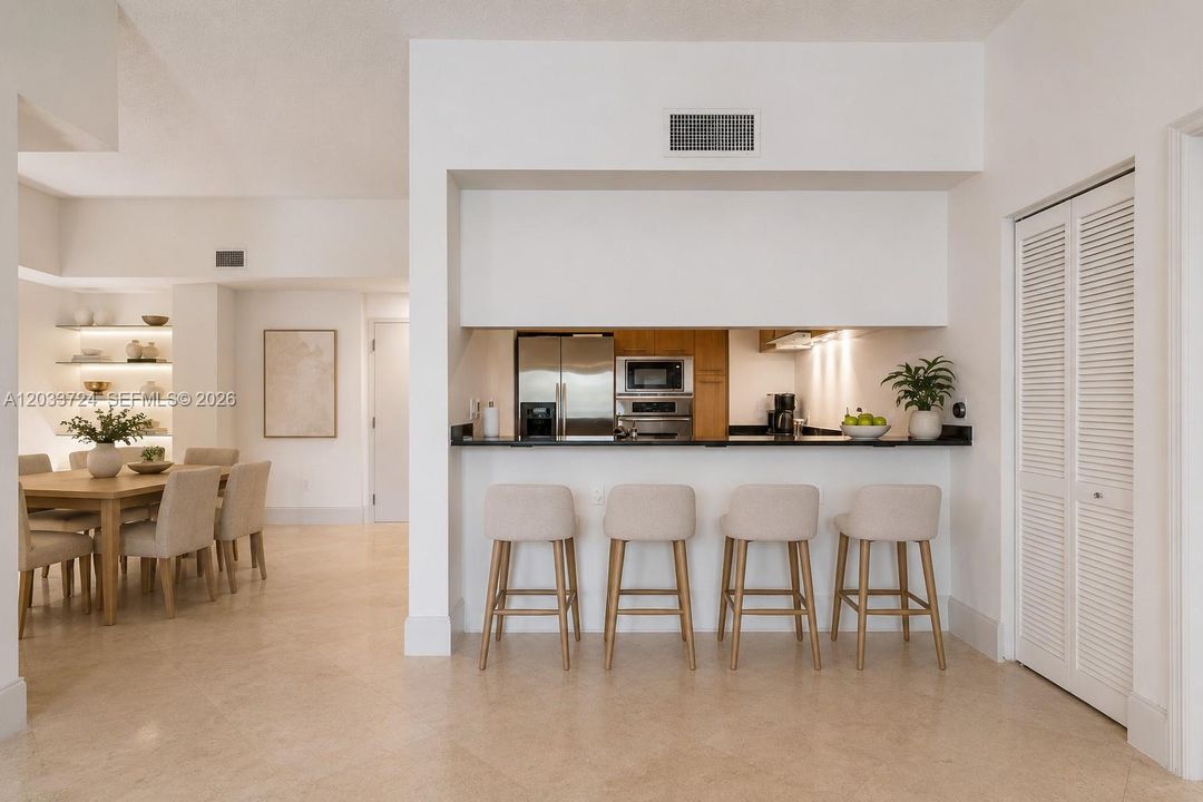 En Venta: $799,000 (2 camas, 2 baños, 1331 Pies cuadrados)