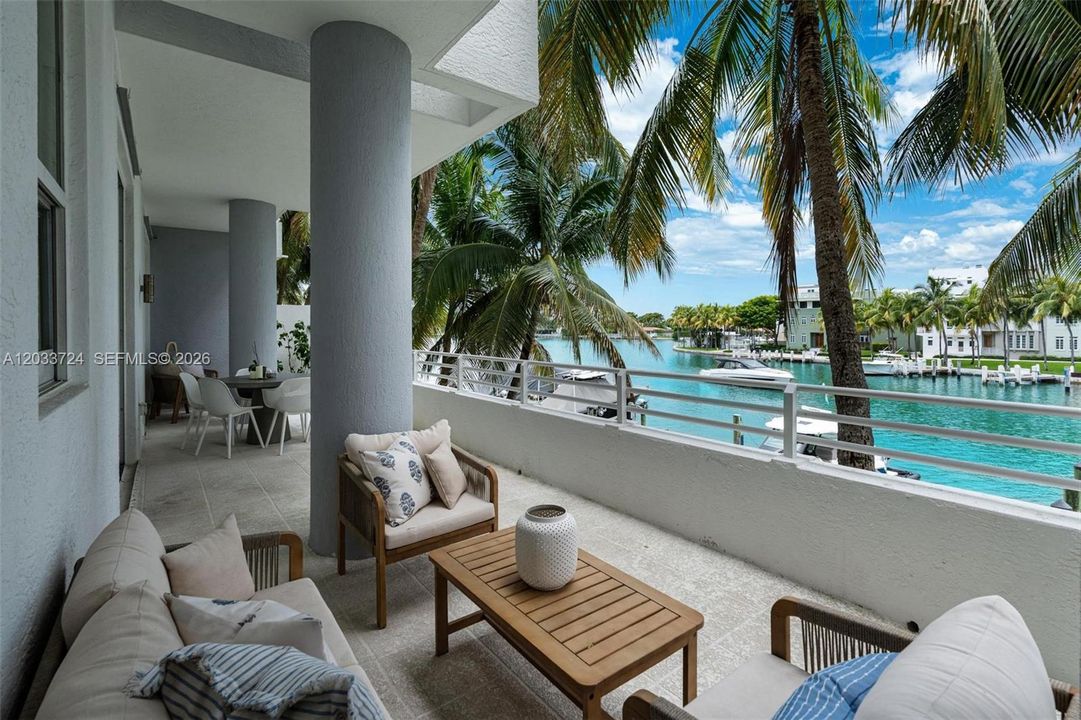 En Venta: $799,000 (2 camas, 2 baños, 1331 Pies cuadrados)