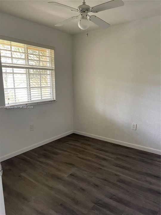 For Sale: $325,000 (3 beds, 2 baths, 1129 Square Feet)